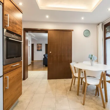 Dr - Hamptons アパート